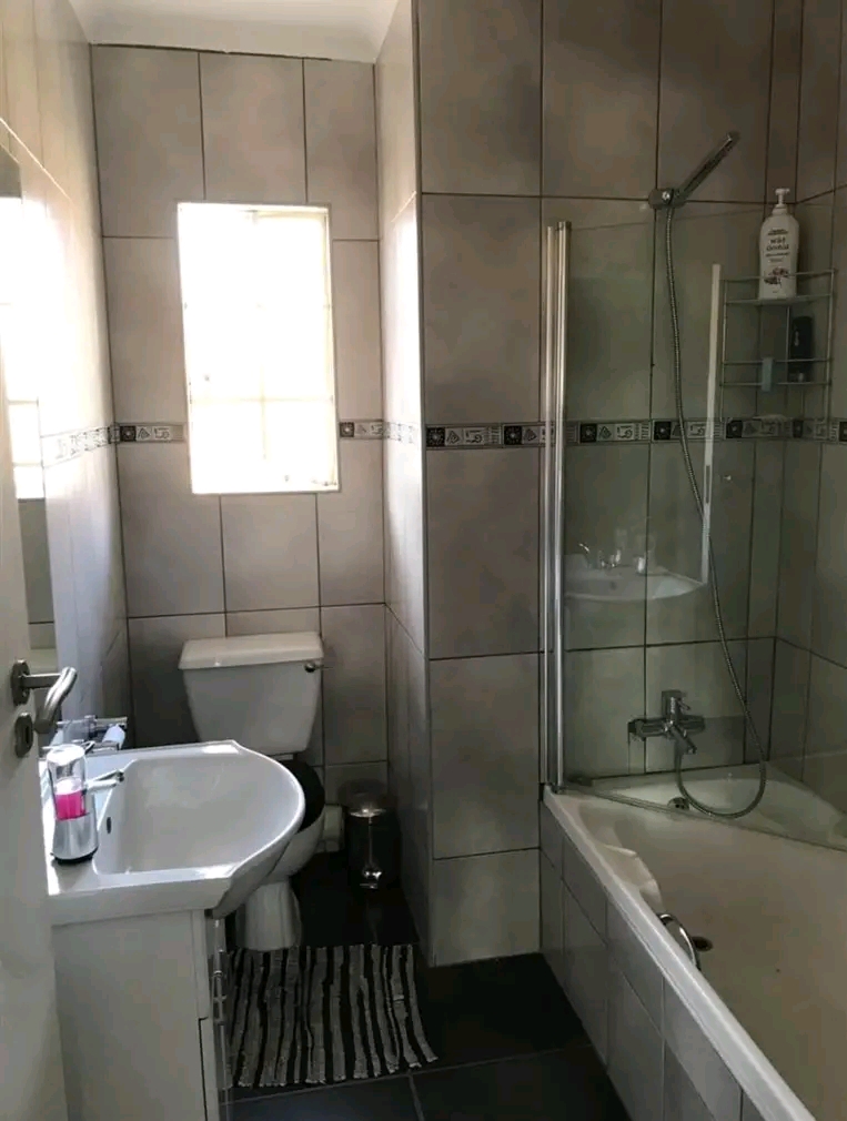 Spacious, double volume 3 bedroom, 2 bathroom  in Sandton