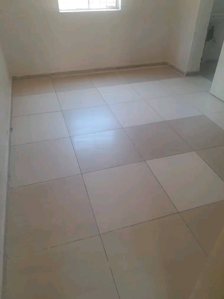 Bachelor cottage for rent 

parking availab  in Kew