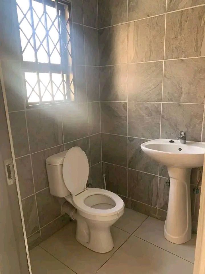 Open plan bachelor available at hospital view  in Tembisa