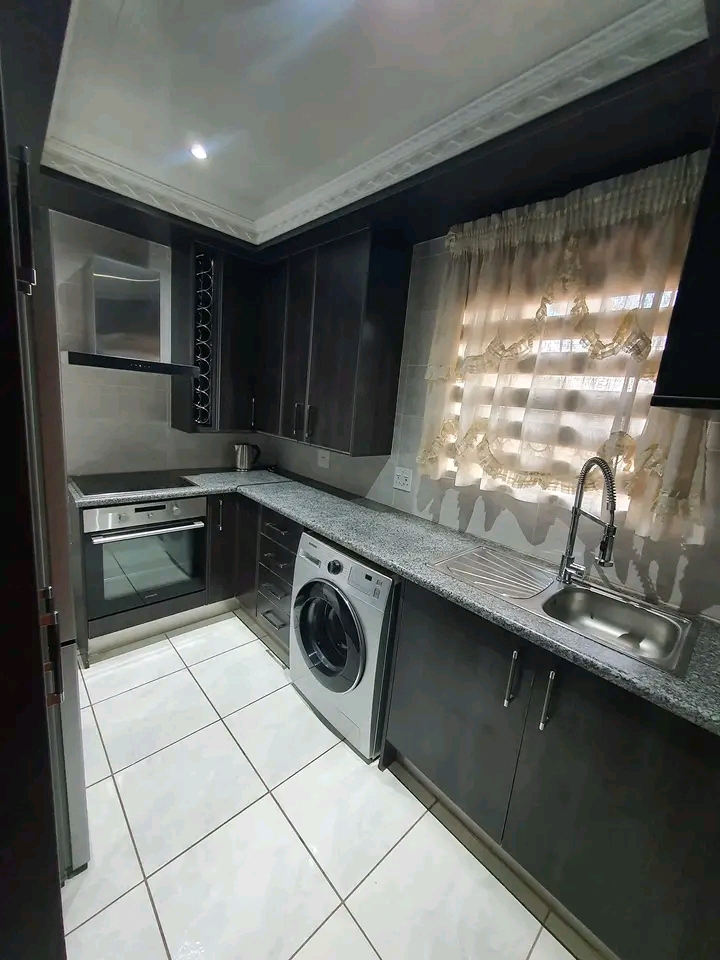 Stunning 3 bedroom house located in paradise,  in Vosloorus