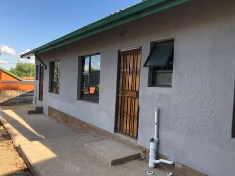 Newly renovated bachelors with open plan kitc  in Birchleigh