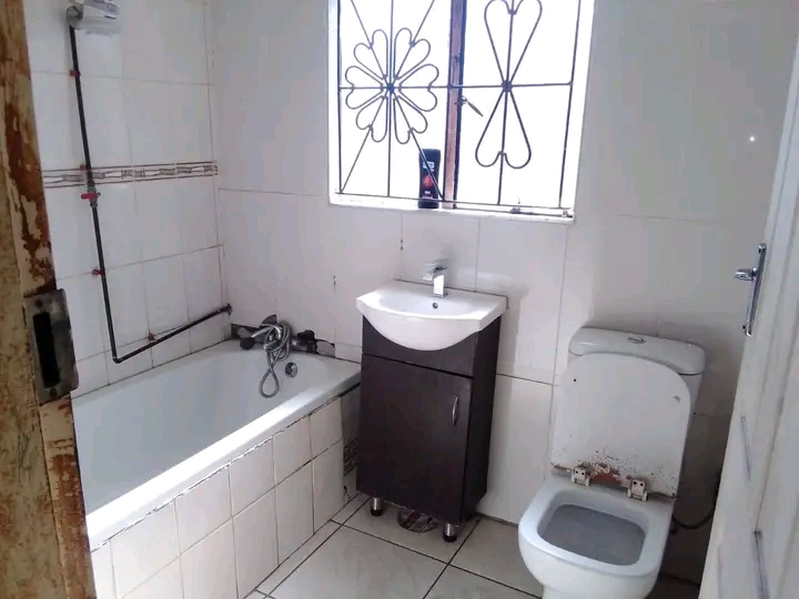 1 bedroom cottage available in ext 4 
compri  in Ebony Park