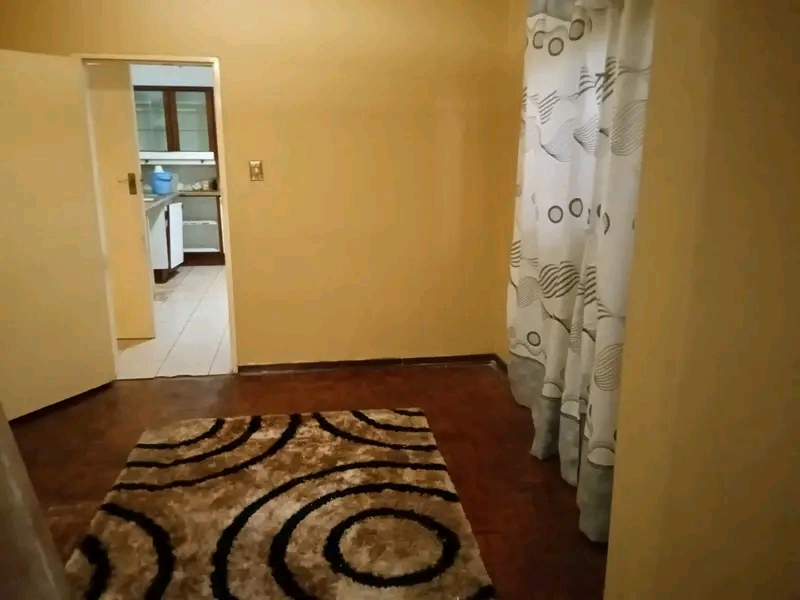 To let 2 rooms available in sharing house.. n  in Kensington