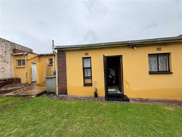 This specious one bedroom cottage in a good c  in Robertsham