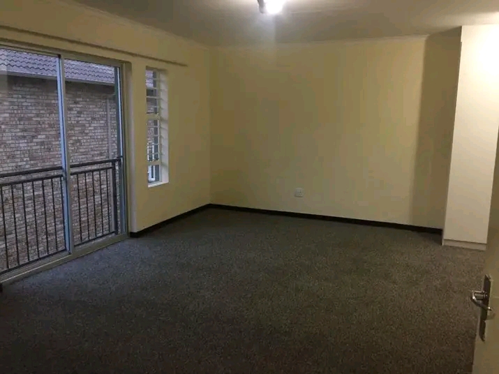 3 bedroom townhouse to rent
3-bedroom townho  in Wilgeheuwel