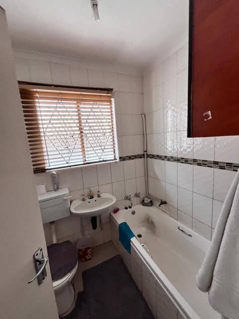 3 bedroom house with fitted kitchenette with   in Rabie ridge