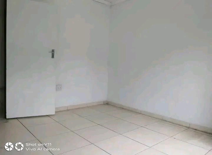 2 bedroom bachelor available  for r4000pm, de  in Birch Acres
