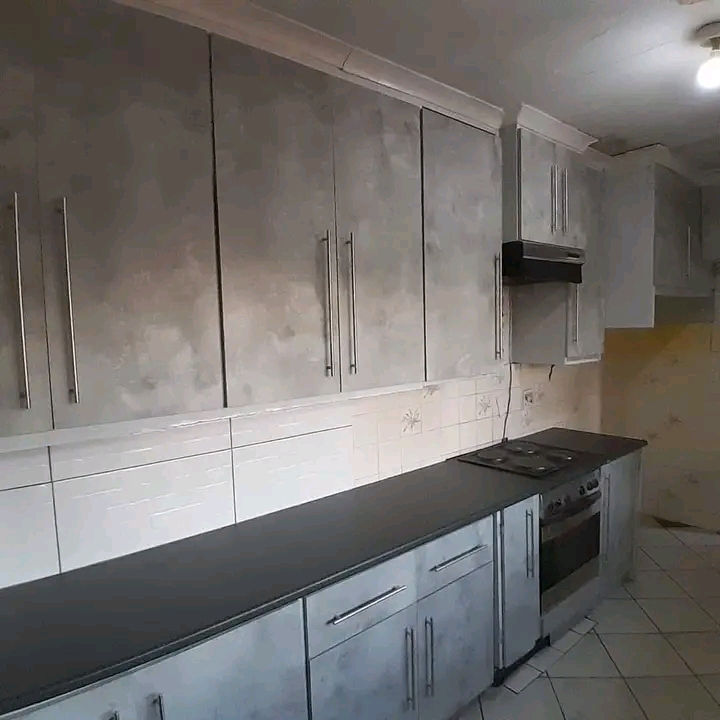 Rental price :r6500 plus deposit🎉
3bedroo  in Leondale