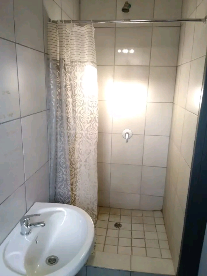 Bachelor rooms still available immediately ex  in Tsakane