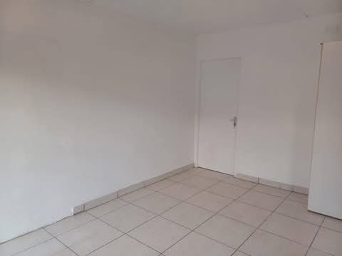 Bachelor room available for rental on the 1st  in Bedfordview