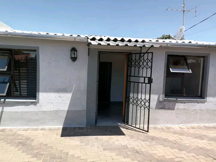 Rental next to new eyethu mall and taxis mofo  in Mofolo