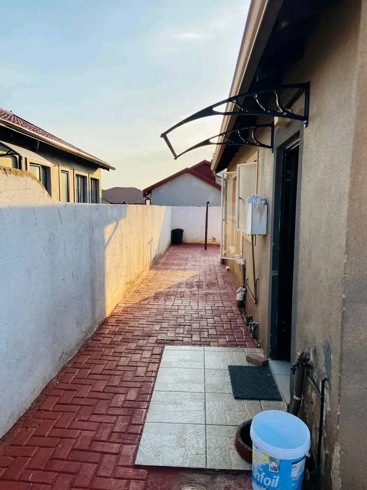 2 bedroom 2 bathroom available for rent
2 be  in Dawn Park
