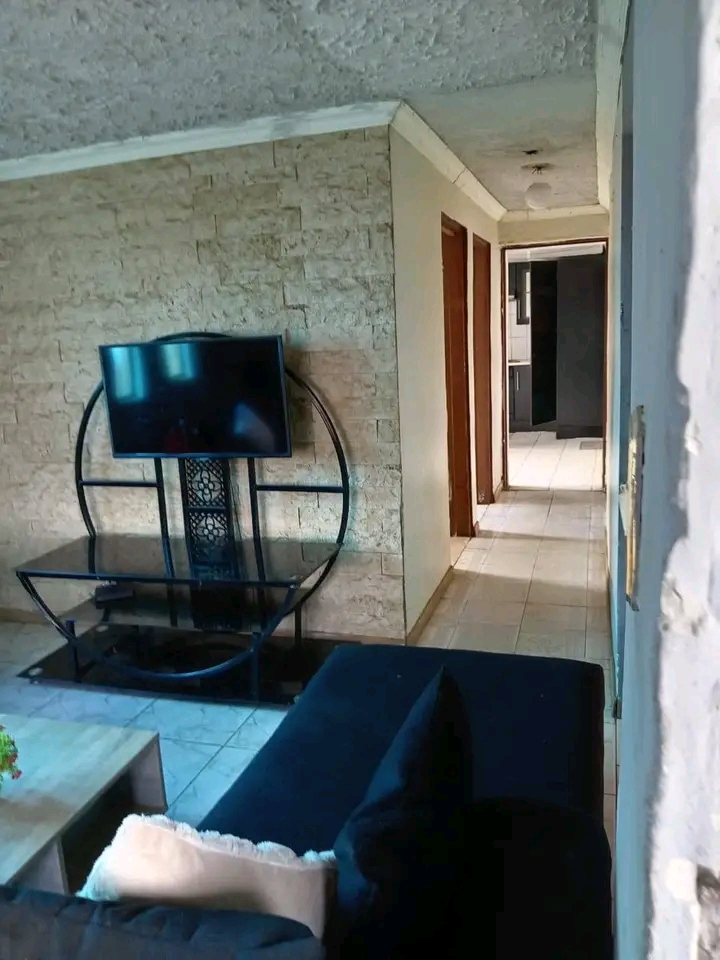 3500 2 bedroom house to rent immediately
300  in Snake Park