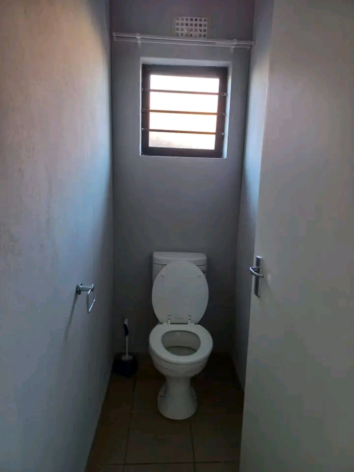 2 beds house for rental with two outside room  in Protea Glen