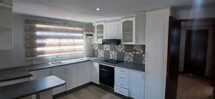 2 bedroom with shower  at north
a house for   in Mofolo