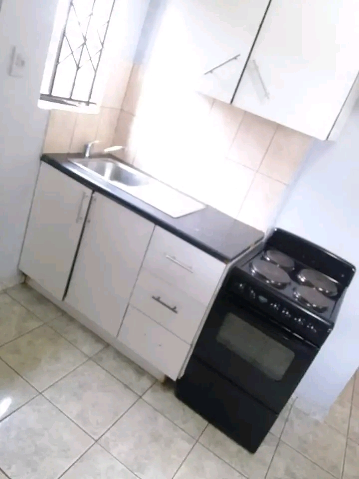 2 bedroom 1 bathroom  house to rent in ext 22  in Protea Glen