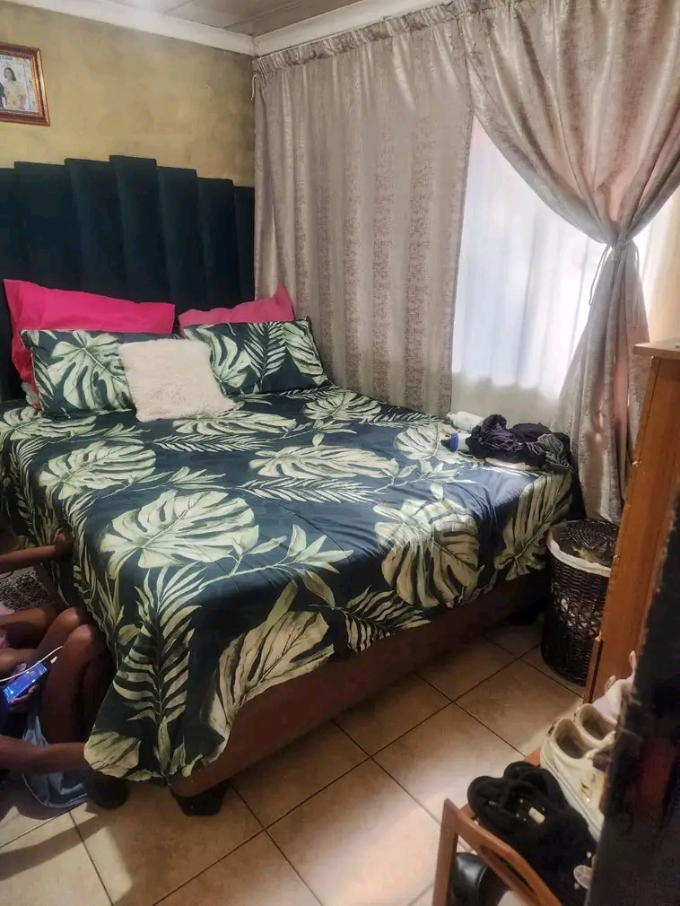 Home for rental, ext 1 last street before eye  in Orange Farm