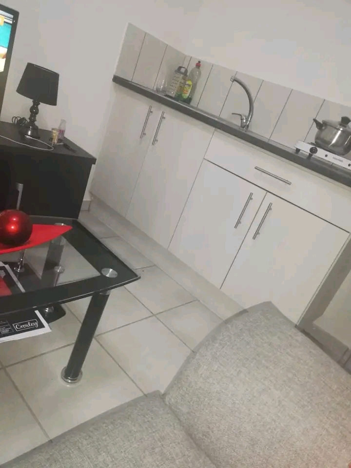 A beautiful 1 bedroom room for r3300 deposit   in Ebony Park