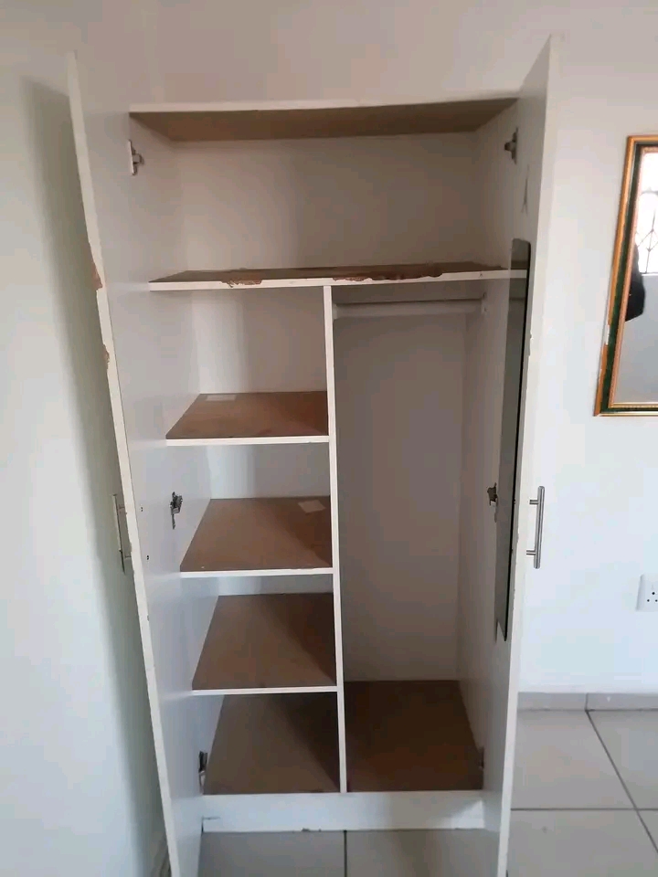 Apartment for rental ext 3
1 bedroom
waldro  in Protea Glen