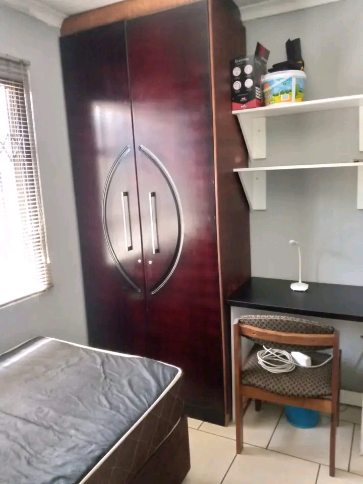 Property available for rental
area : soweto  in Pimville