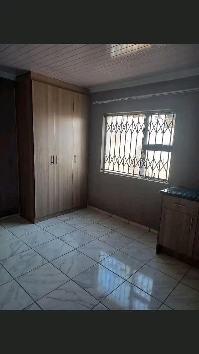 Cottage available immediately at ebony park�  in Ebony Park