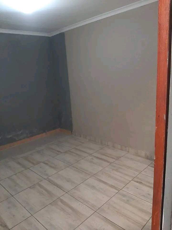 A room available to rent near tollgate 

wi  in Ebony Park