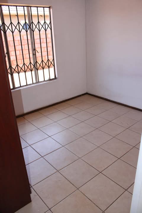 Here s a 2 spacious bedroom house available f  in Protea Glen