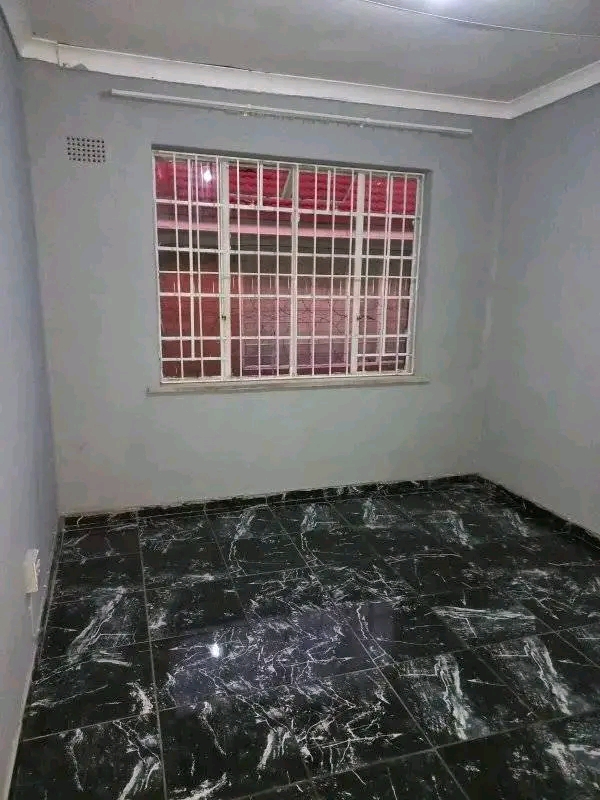 3 bedroom house with 2 bathroom house to let   in Kensington