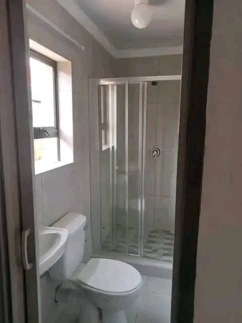 Fritted bachelor room available to rent immed  in Midrand