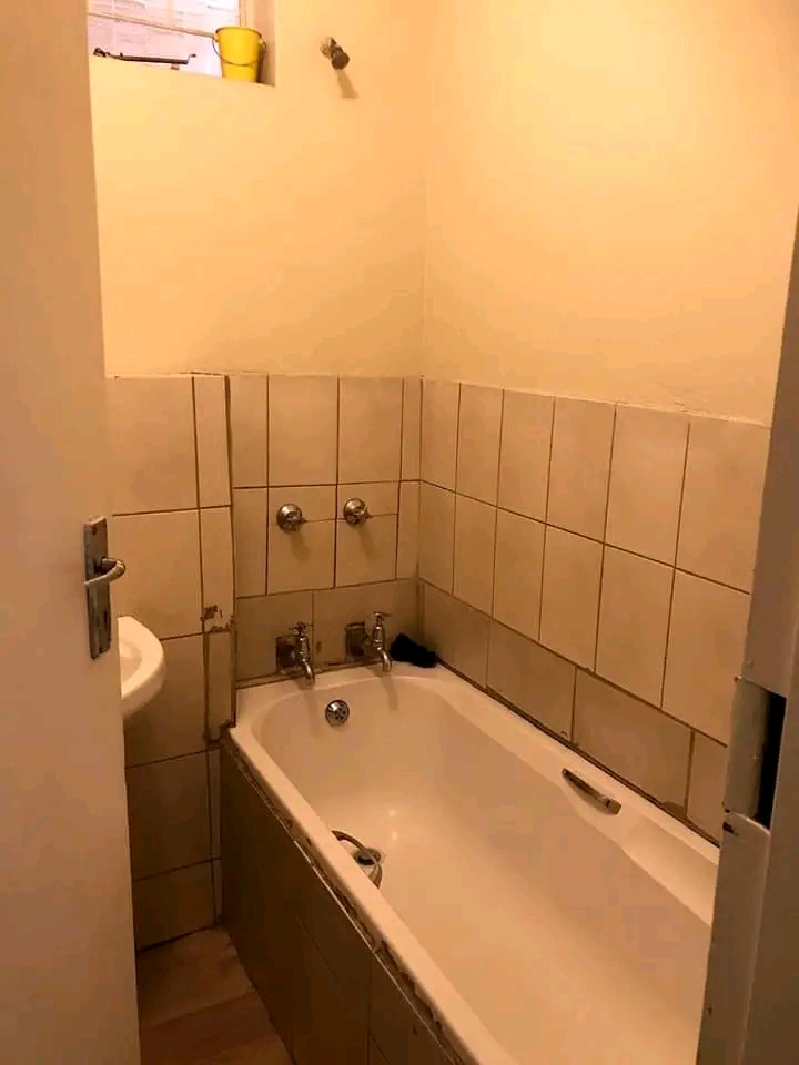 Standard room available to rent

r2400 sing  in Sunnyside