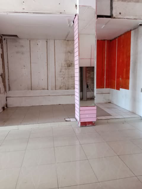 Big shop to let | opposite bree taxi rank |   in Johannesburg
