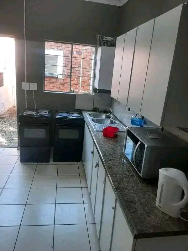 Student accommodation available
prices:
sha  in Sunnyside