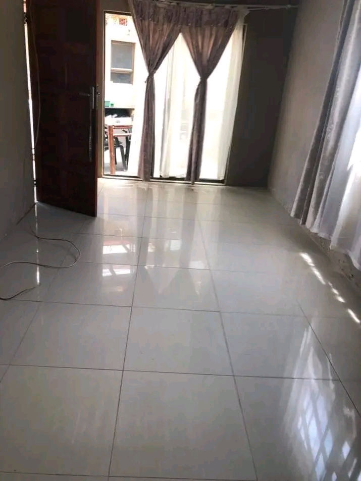 Bachelor room available for rental
location   in Meadowlands