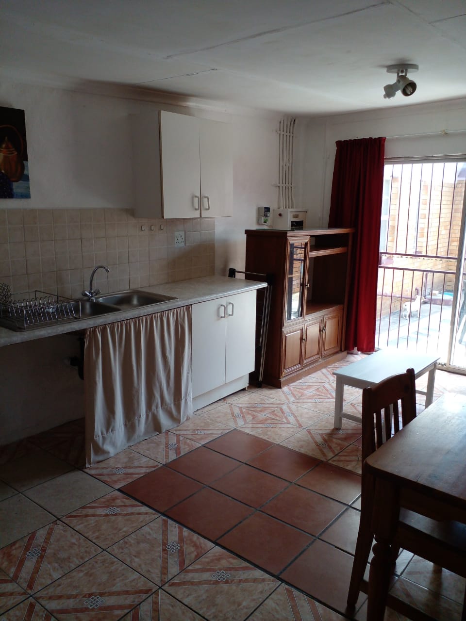 1 bedroom  garden cottage available as from 1  in Rewlatch