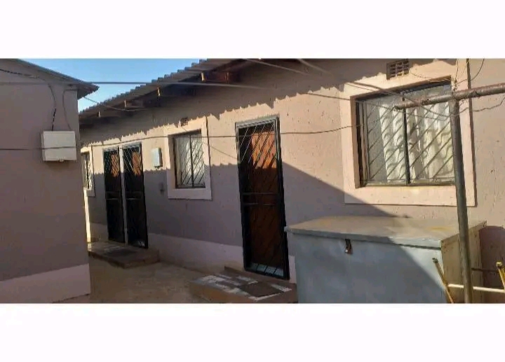 Room available to rent ext7b r800 call or wat  in Orange Farm