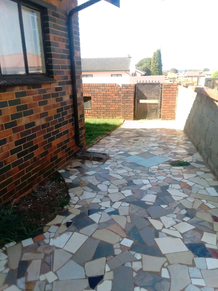 A loan standing 3  bedroom house available fo  in Vosloorus