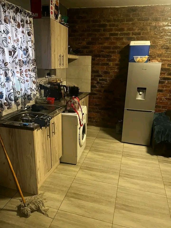 2x rooms available to rent in ext 3
contact   in Cosmo City