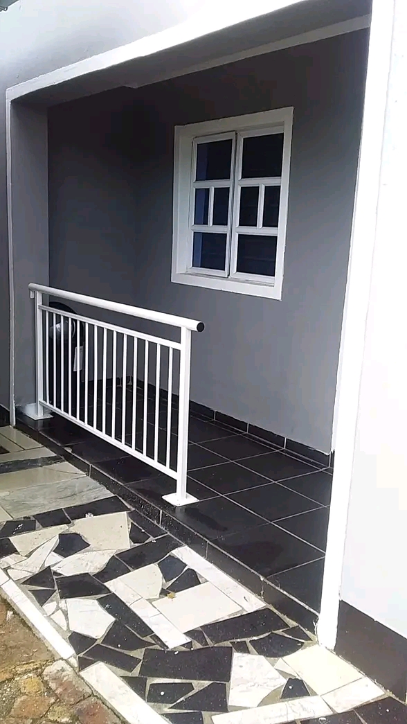 1 bed room cottage to rent intrested person s  in The Hill