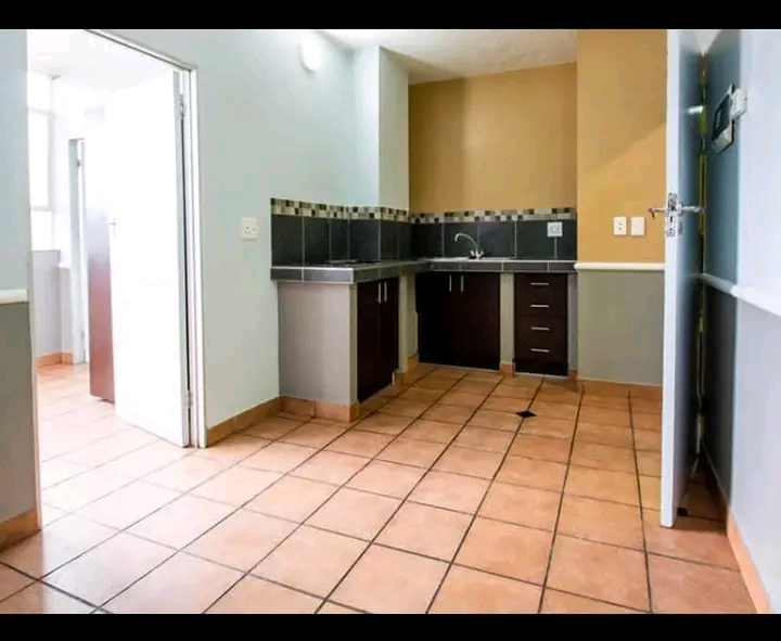 Room available for 2 guys at 120 end street
  in Johannesburg