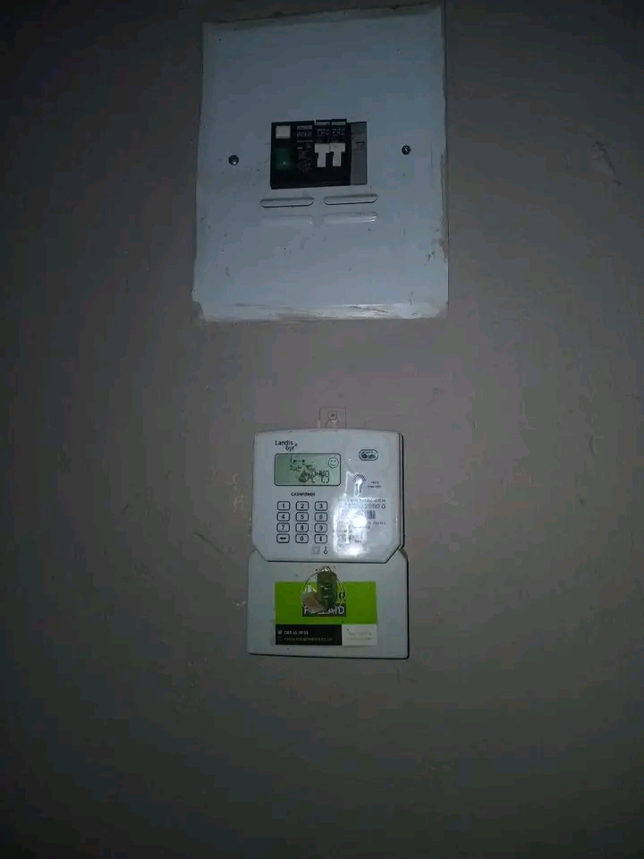 A bachelor room to rent in ext24 r2300 pm cal  in Protea Glen