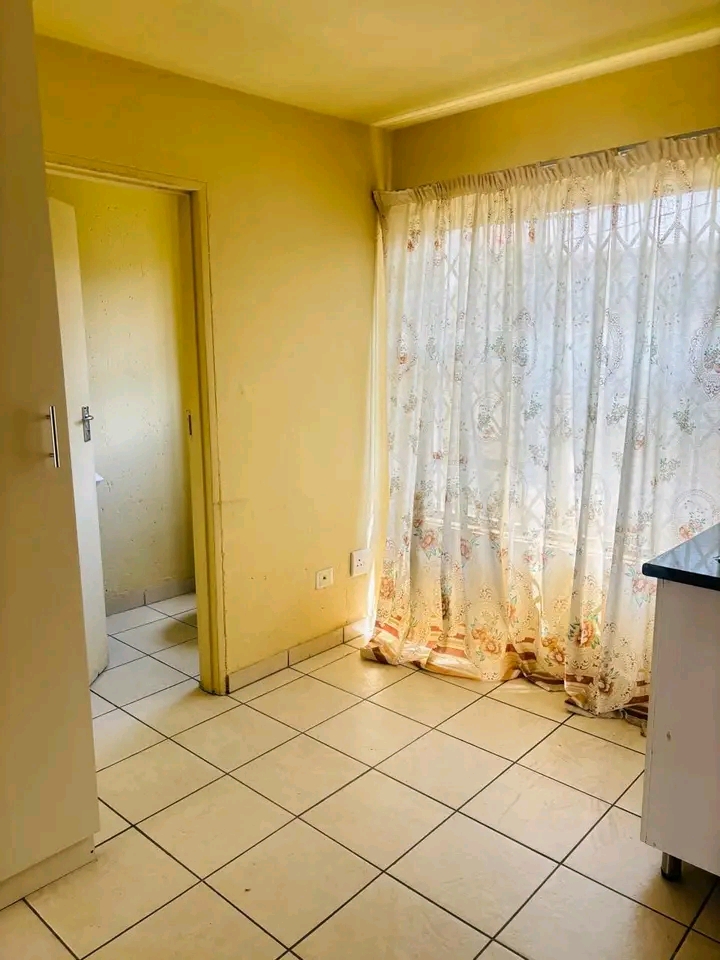 A room for r2500 deposit r1250. electricity p  in Ebony Park