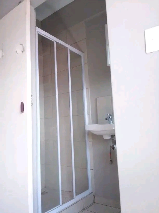 Bachelor s flats to rent in 130 hunter and be  in Yeoville