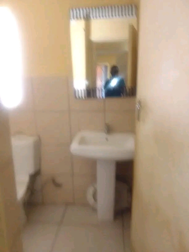 2 bedroom house with fitted kitchennette, fit  in Rabie ridge