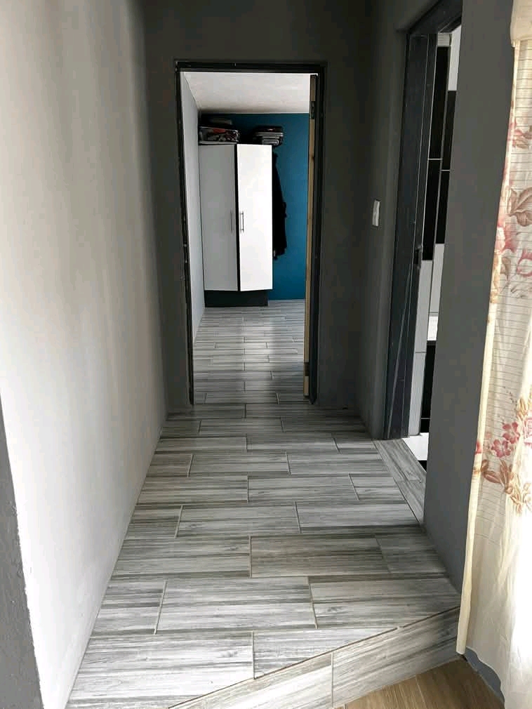 Rental 2 bedroom unit
en-suit 
r7000 pm
in  in Norkem Park