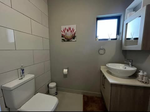 Elegant furnished 1-bedroom ground-floor
apa  in Carlswald