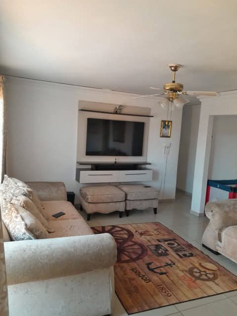 Spacious family home for rent
features:
- 3  in Vosloorus
