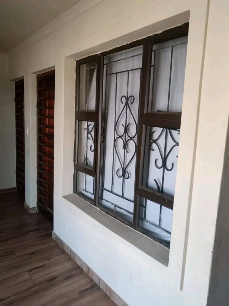Rental: r3200

deposit: r3200

admin: r60  in Birch Acres
