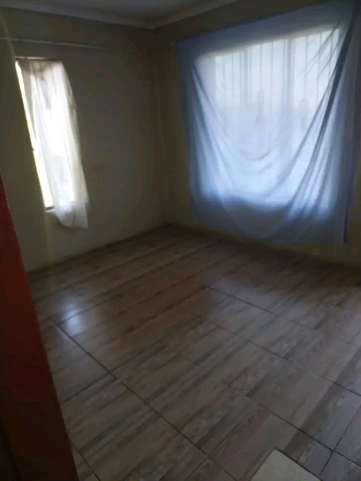 2 bedroom house available for rental ext 11
  in Protea Glen