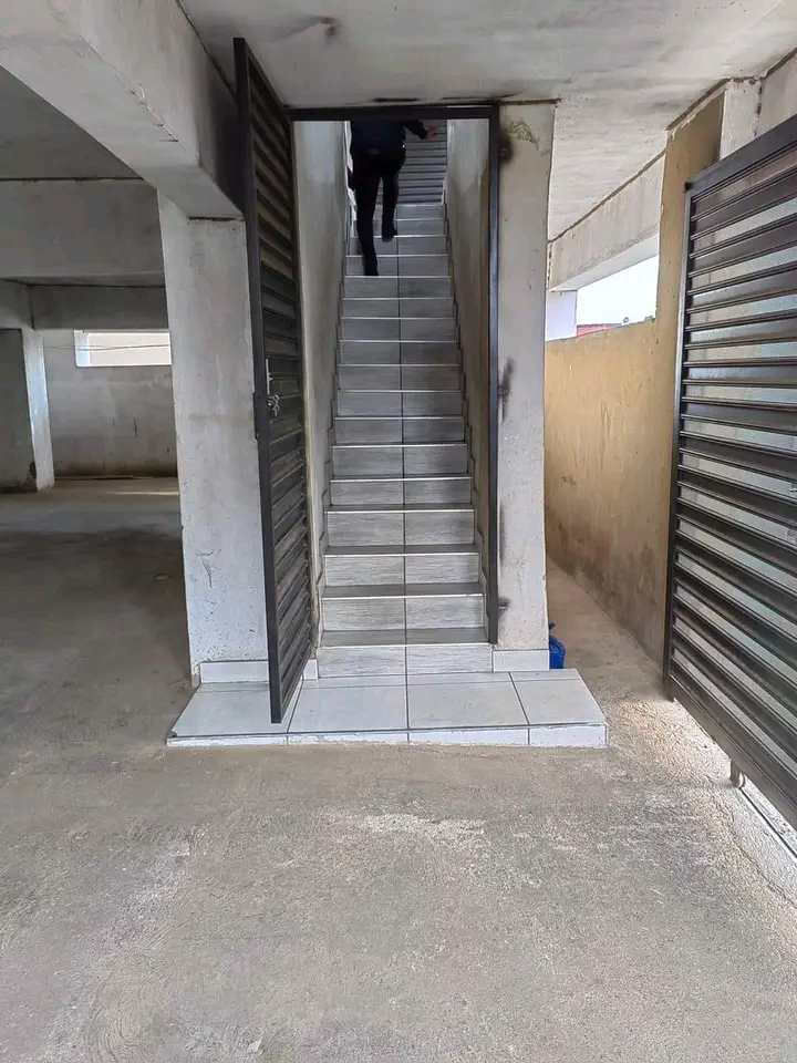 Open plan bachelor unit available to occupy
  in Vosloorus