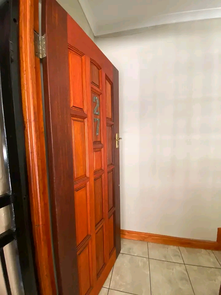 Newly renovated 2 bedroom dublex available fo  in Lyndhurst